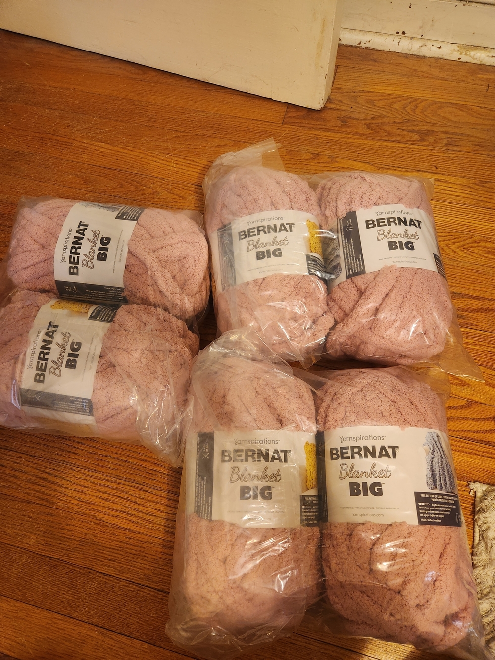 Bernat Blanket Big Yarn Skeins - Chalk Pink 6 Skeins